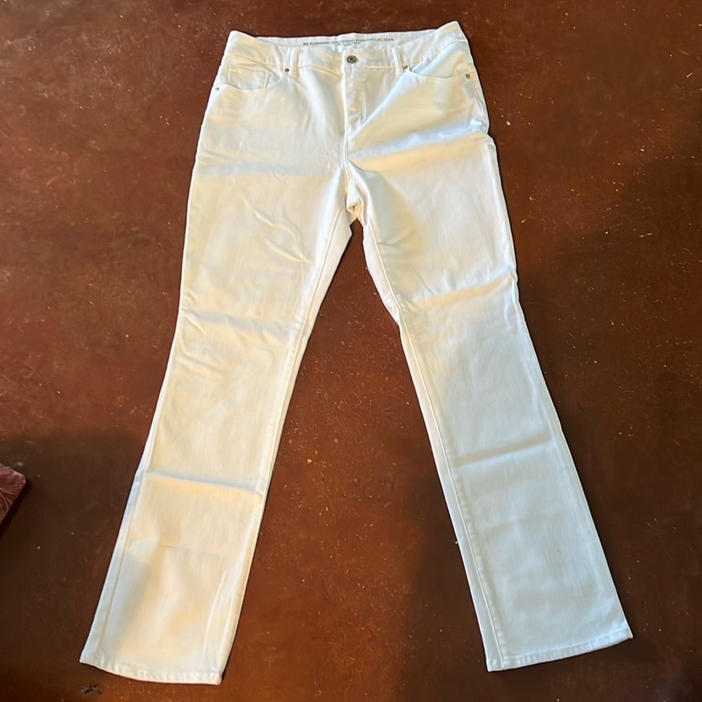 Chico's White So Slimming Girlfriend Straight Leg jeans